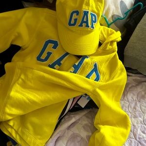 Boys Gap bright yellow 3 piece set, hoodie, shorts and hat